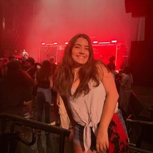 Meet your Posher, Leticia